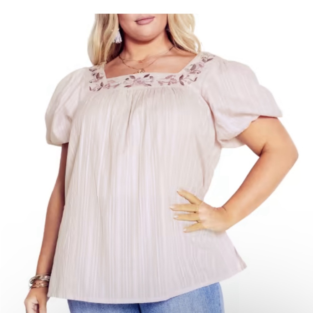 Aveology misty embellished top lavender nwt never worn